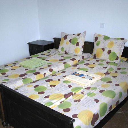 Guest House Familia Samovodene Esterno foto