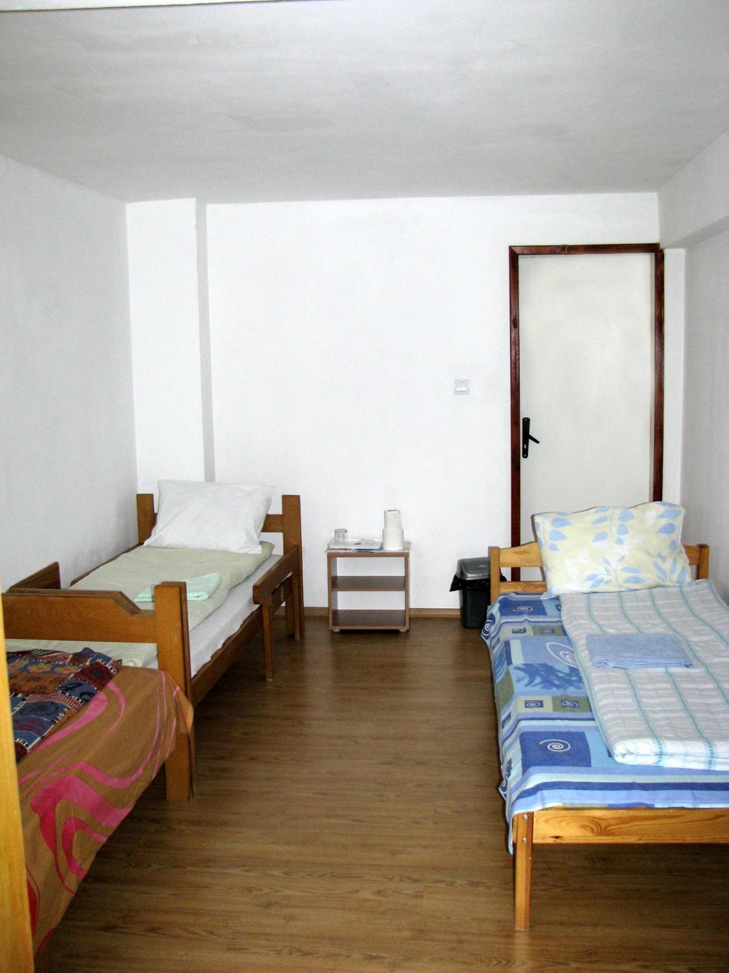 Guest House Familia Samovodene Esterno foto