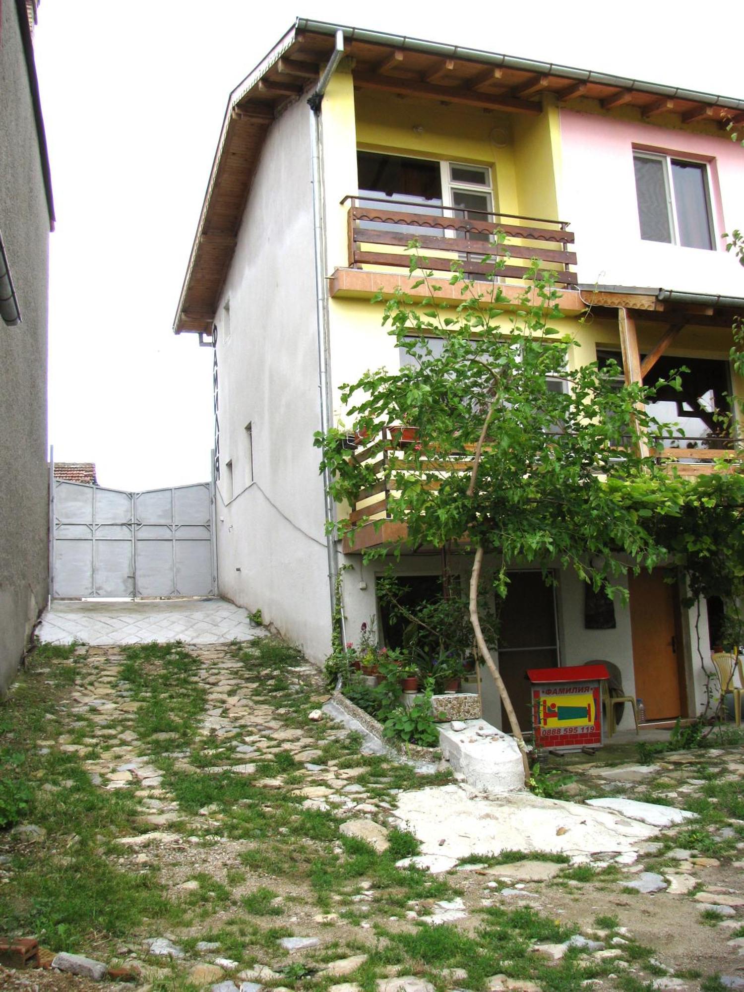 Guest House Familia Samovodene Esterno foto