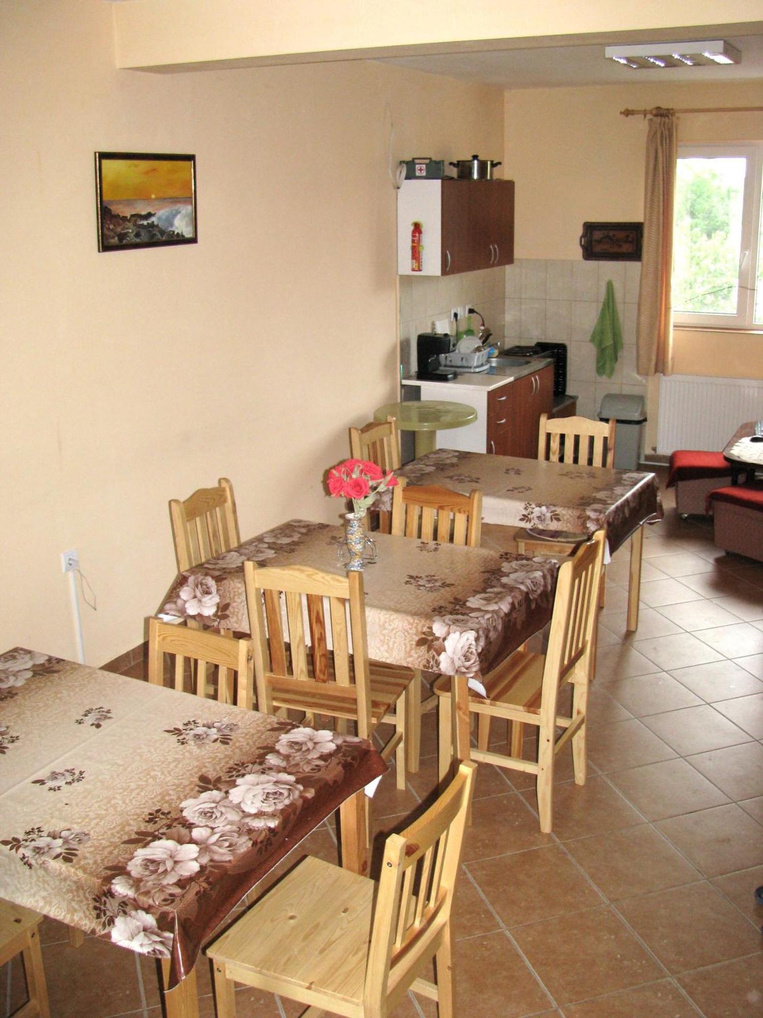 Guest House Familia Samovodene Esterno foto