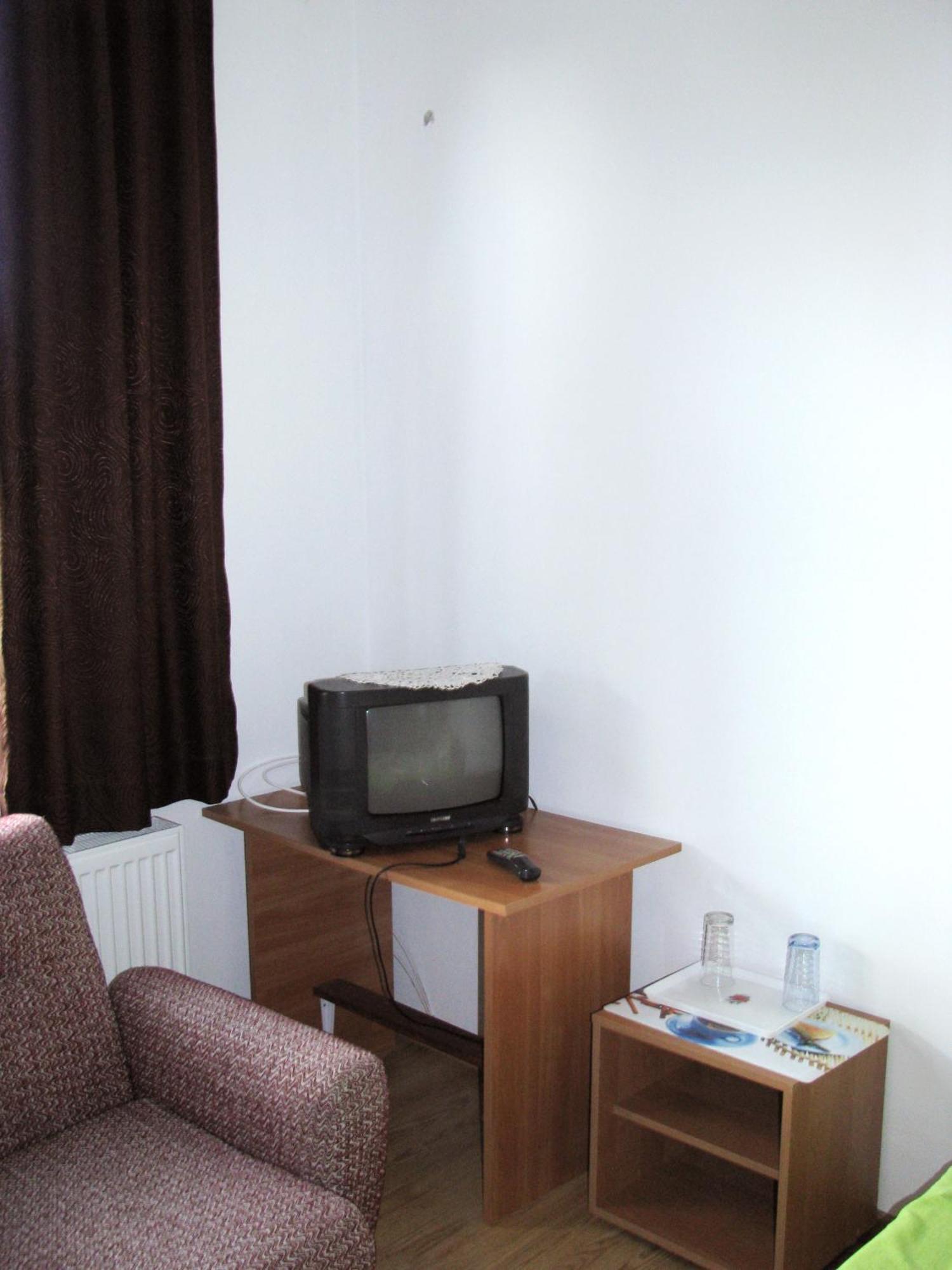 Guest House Familia Samovodene Esterno foto