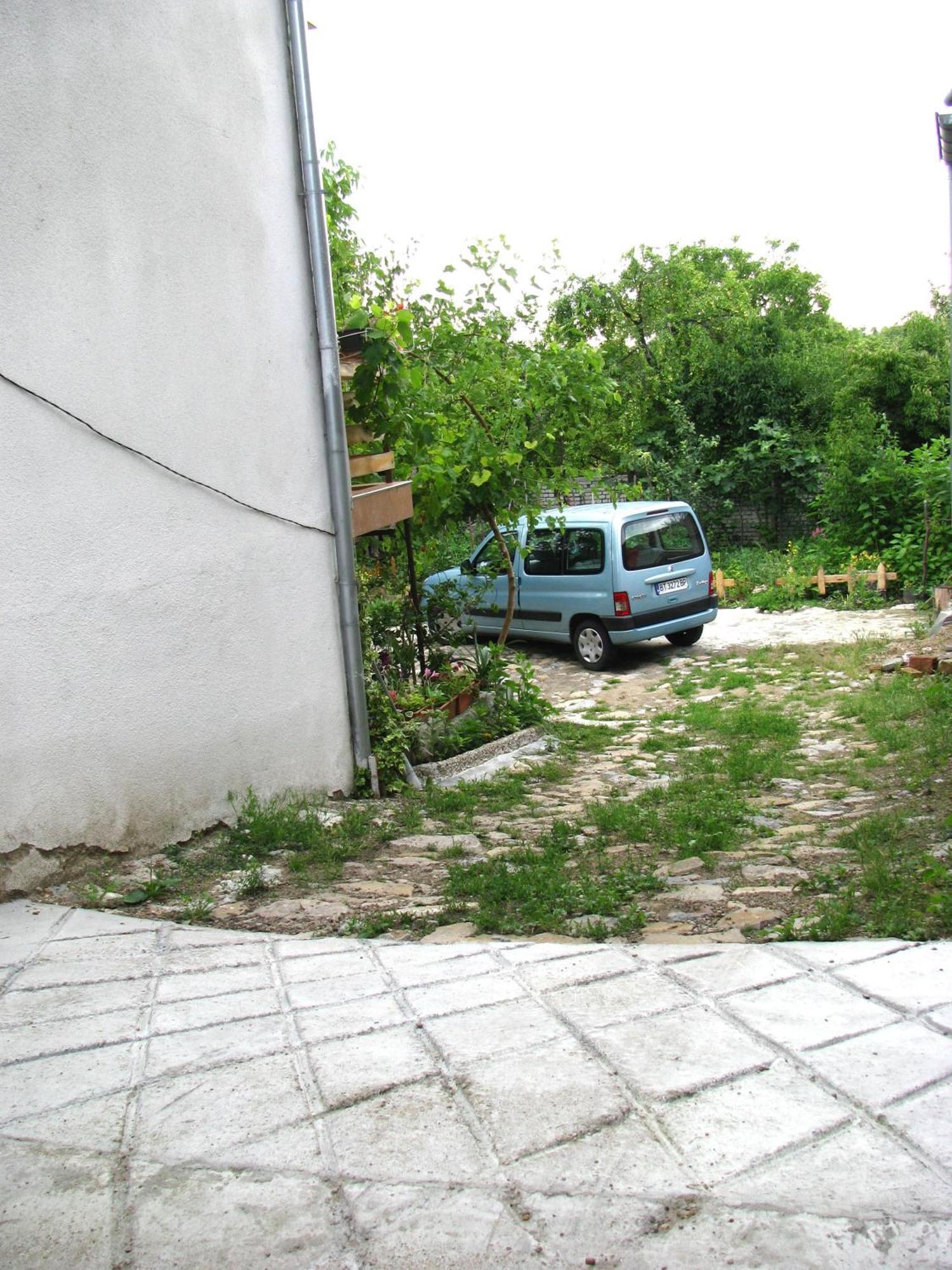 Guest House Familia Samovodene Esterno foto