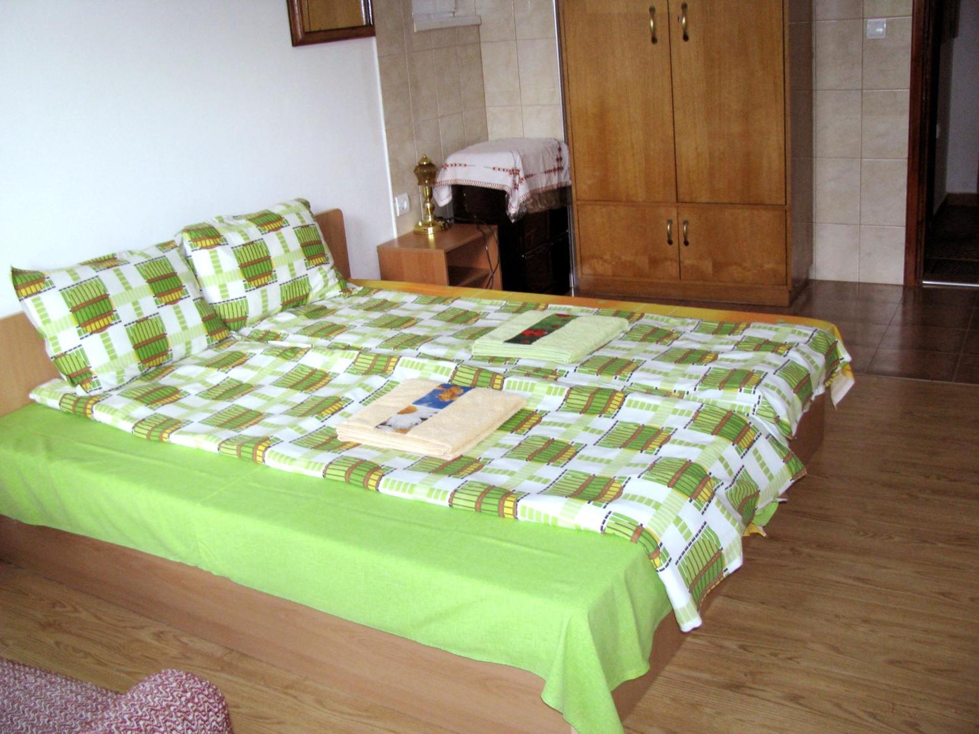 Guest House Familia Samovodene Esterno foto